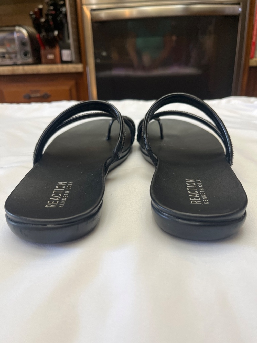 Like New Kenneth Cole Gia Sandal. Sz. 9 M. - Picture 11 of 12